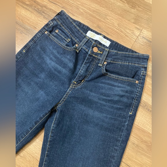 Signature By Levi Strauss Gold | Women’s Mid Rise Boyfriend Cropped Jeans - Picture 6 of 11